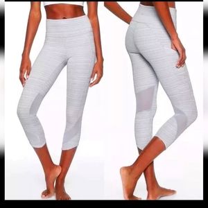 Athleta Jacquard Mesh chat To Town Crop Leggings XXS
